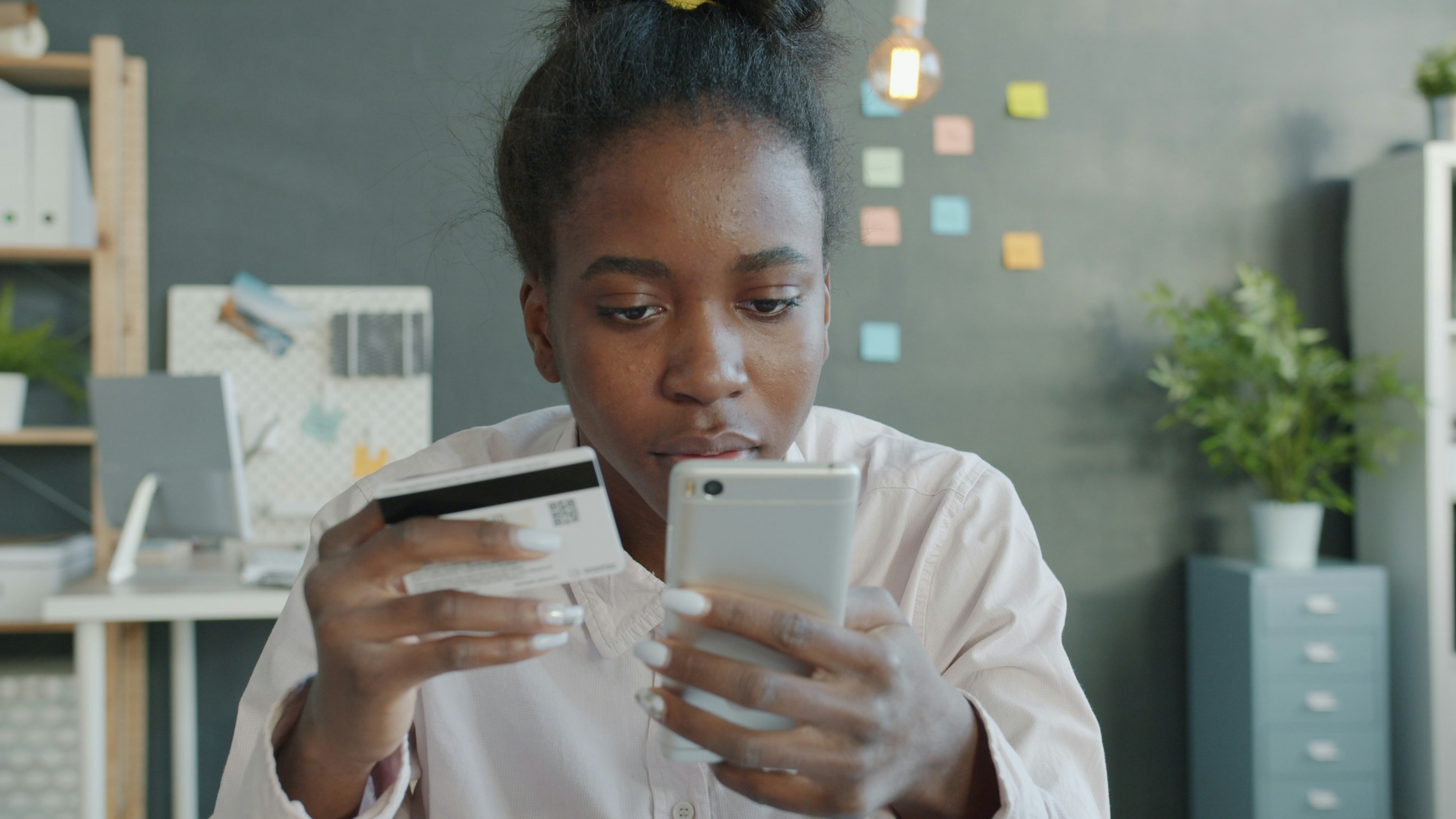 Contrôle mobile d’un paiement par carte avant validation