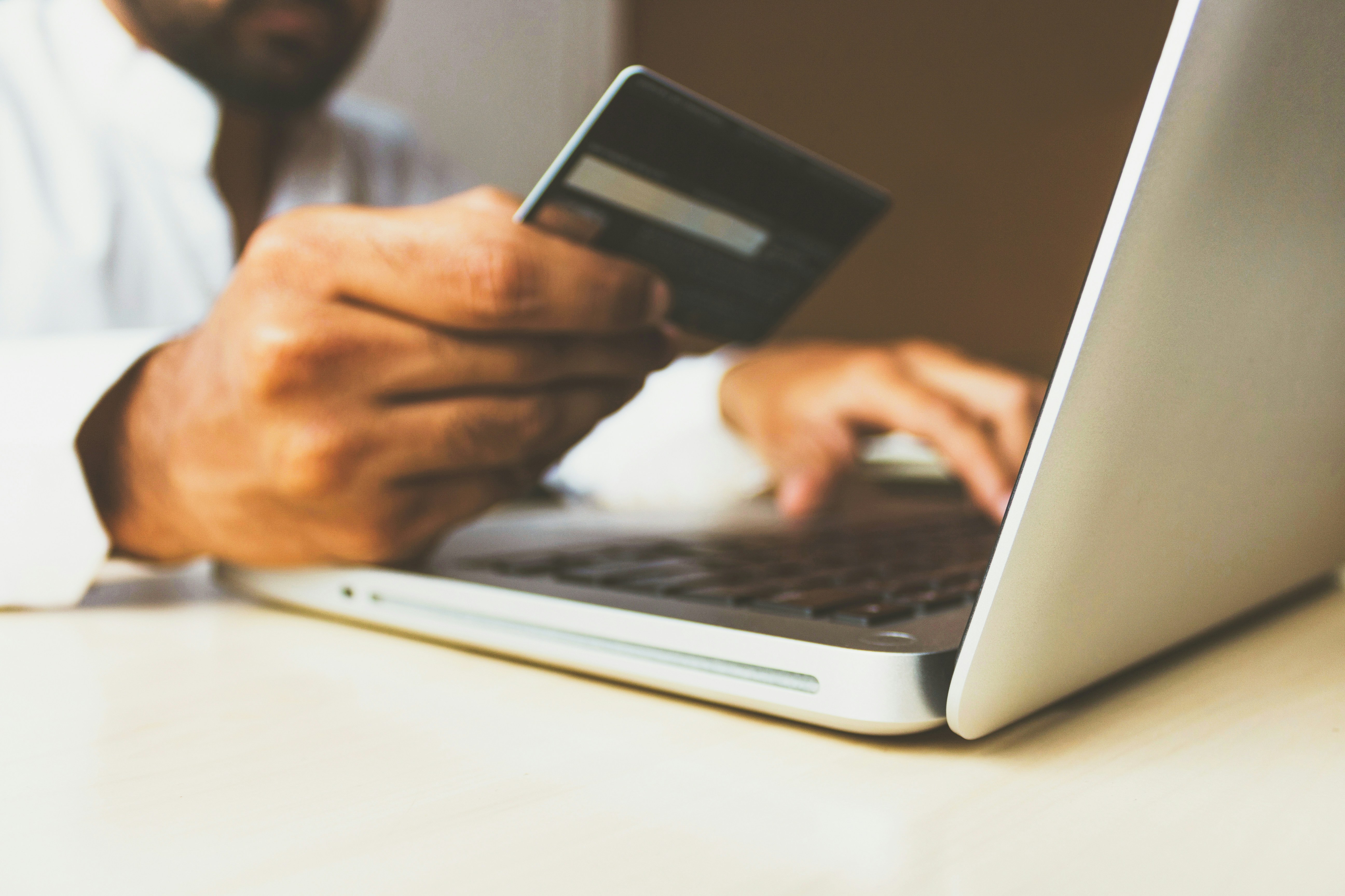 Audit éditorial d’un dépôt Revolut de 20 euros sur mobile